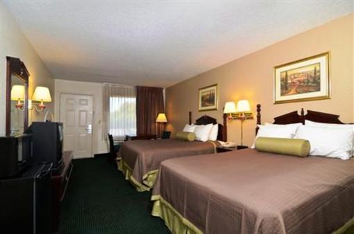 фото отеля BEST WESTERN Travelers Inn