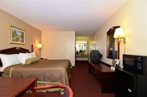 фото отеля BEST WESTERN Travelers Inn