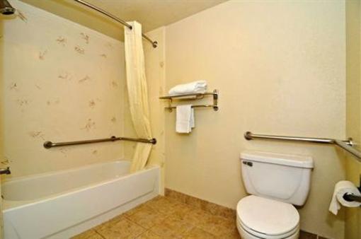 фото отеля BEST WESTERN Travelers Inn