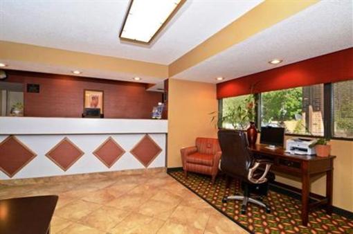 фото отеля BEST WESTERN Travelers Inn