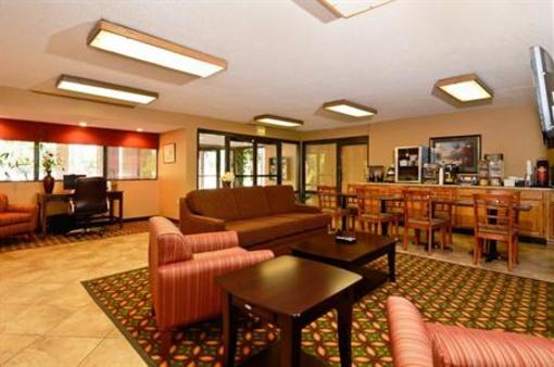 фото отеля BEST WESTERN Travelers Inn