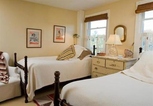фото отеля Bradley Inn
