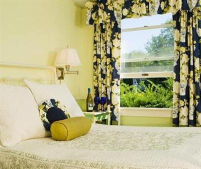 фото отеля Bradley Inn