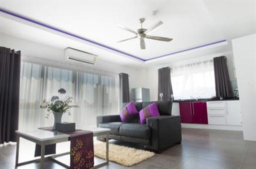 фото отеля Tudor Court Serviced Apartments