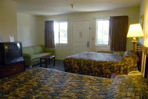 фото отеля Ambassador Inn & Suites Fresno (California)