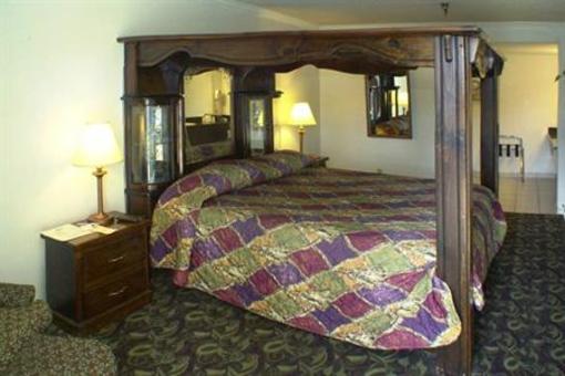 фото отеля Ambassador Inn & Suites Fresno (California)
