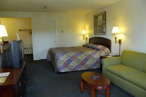 фото отеля Ambassador Inn & Suites Fresno (California)