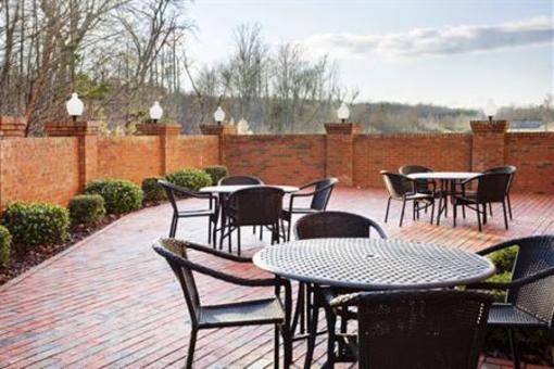 фото отеля Holiday Inn Express Forest City