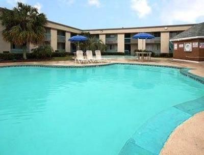 фото отеля Travelodge New Orleans West Harvey