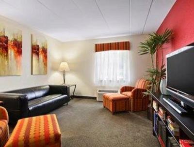 фото отеля Days Hotel West Chester- Brandywine Valley