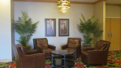 фото отеля Holiday Inn Express Hotel & Suites Lexington (Nebraska)