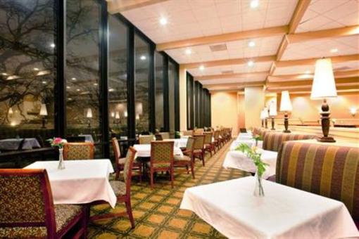 фото отеля Holiday Inn Chicago - Crystal Lake