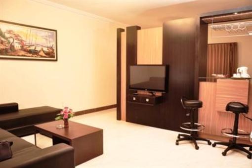 фото отеля Istana Hotel Jember