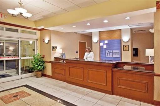 фото отеля Holiday Inn Express Hotel & Suites Bremen