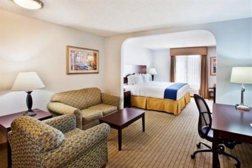 фото отеля Holiday Inn Express Hotel & Suites Bremen