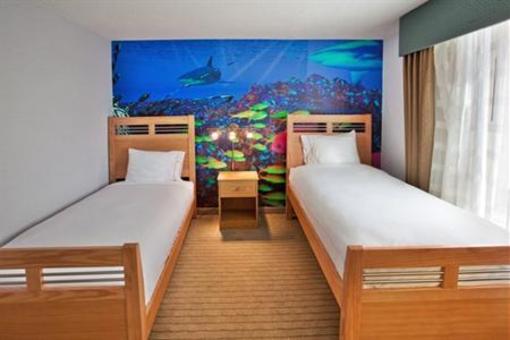 фото отеля Holiday Inn Express Hotel & Suites Bremen