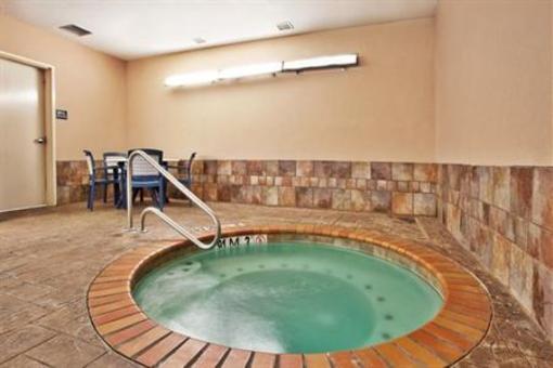 фото отеля Holiday Inn Express Hotel & Suites Bremen