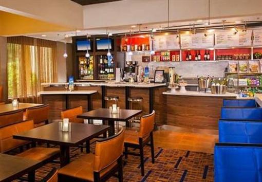 фото отеля Courtyard by Marriott Andover
