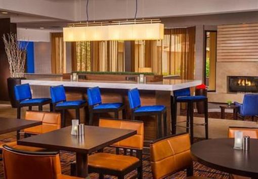 фото отеля Courtyard by Marriott Andover