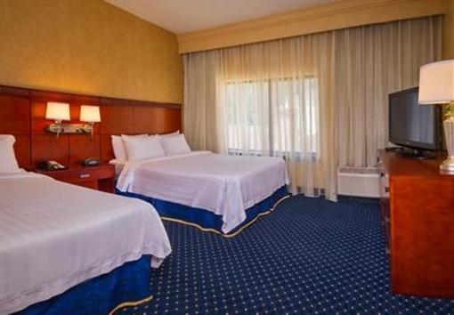 фото отеля Courtyard by Marriott Andover