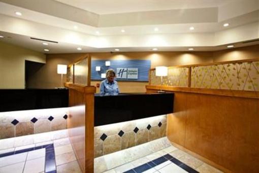 фото отеля Holiday Inn Express Lake Buena Vista