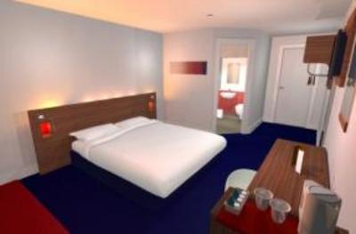 фото отеля Travelodge Edinburgh Central Waterloo Place Hotel