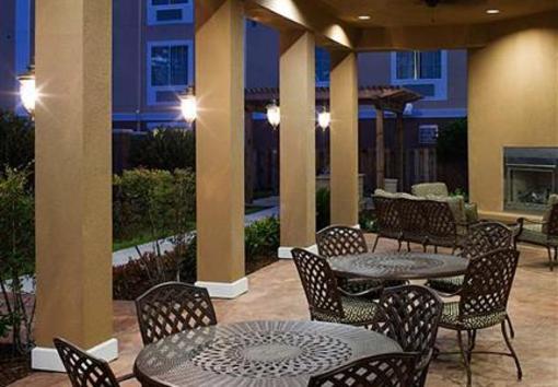 фото отеля TownePlace Suites Houston Intercontinental Airport