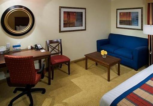 фото отеля TownePlace Suites Houston Intercontinental Airport