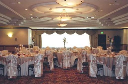 фото отеля Radisson Hotel & Conference Center Fresno