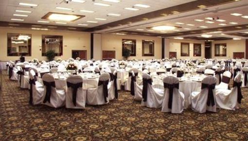 фото отеля Radisson Hotel & Conference Center Fresno