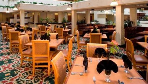 фото отеля Radisson Hotel & Conference Center Fresno