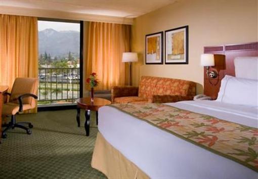 фото отеля Courtyard by Marriott Los Angeles Pasadena/Monrovia