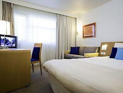 фото отеля Novotel Lyon Nord Porte de Lyon