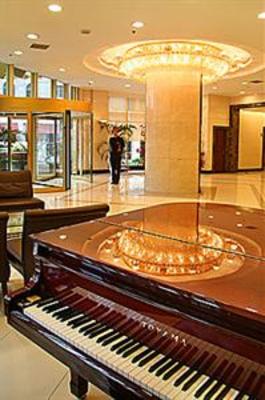 фото отеля Ruitai Jingan Hotel