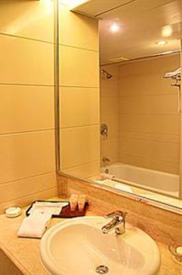 фото отеля Ruitai Jingan Hotel