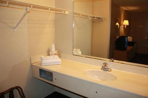 фото отеля Deluxe Inn Kingstree