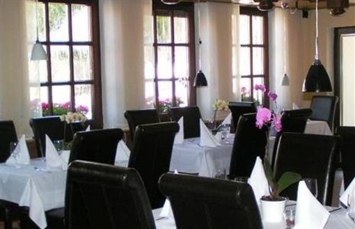 фото отеля Landhotel Wolfschlugen