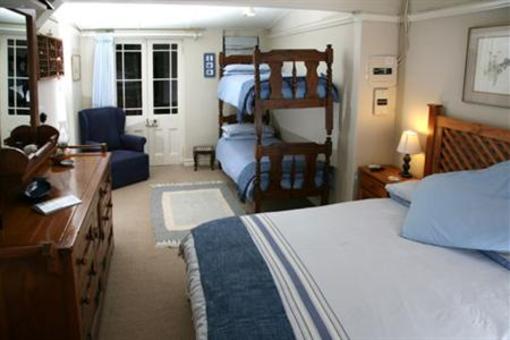 фото отеля Breeze Inn B&B