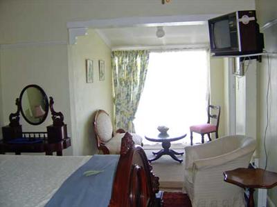 фото отеля Breeze Inn B&B