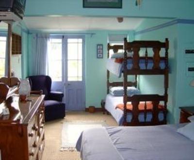 фото отеля Breeze Inn B&B