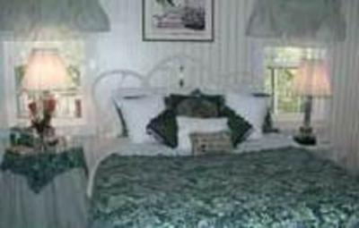фото отеля Blue Max Inn Bed & Breakfast