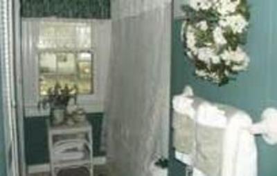 фото отеля Blue Max Inn Bed & Breakfast