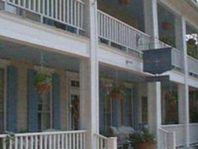 фото отеля Blue Max Inn Bed & Breakfast