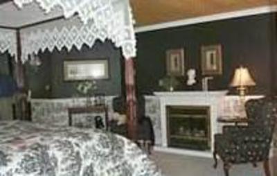 фото отеля Blue Max Inn Bed & Breakfast