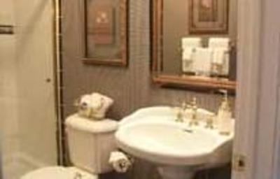 фото отеля Blue Max Inn Bed & Breakfast