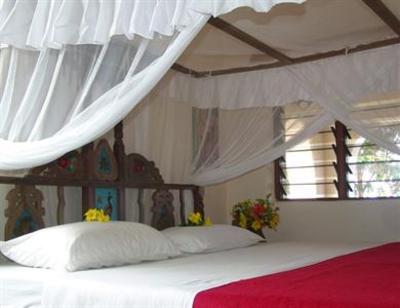 фото отеля Mwazaro Beach Mangrove Lodge