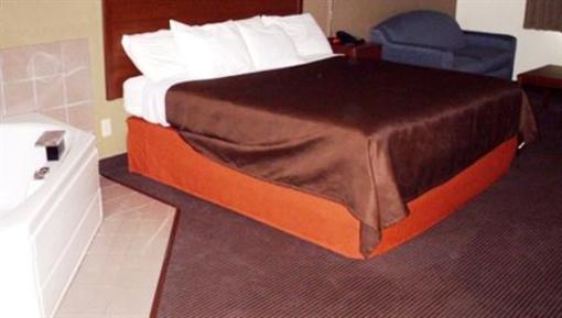 фото отеля AmericInn Lodge & Suites Monroe
