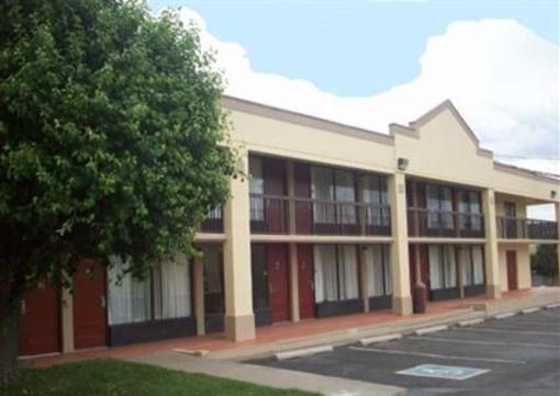 фото отеля Red Roof Inn Newport