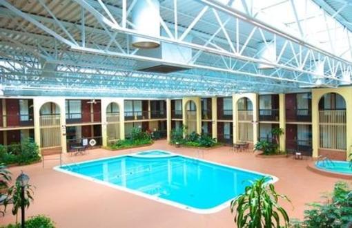 фото отеля Red Roof Inn Newport
