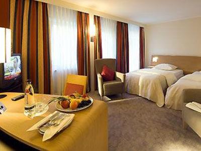 фото отеля Novotel Wuerzburg